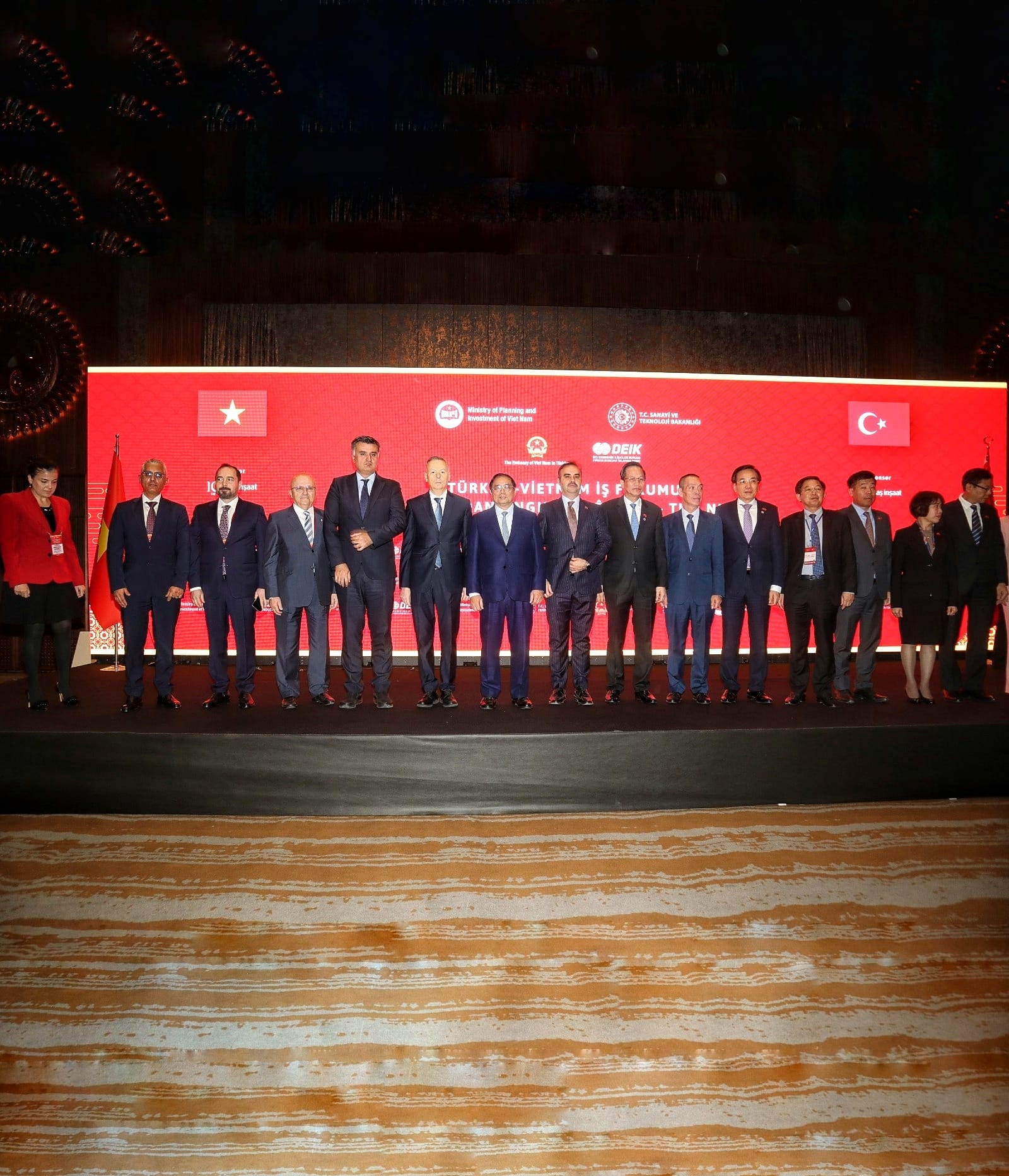 “Vietnam, Türk Yatırımcılar İçin Asya’daki Üretim Merkezi Olmaya Aday”