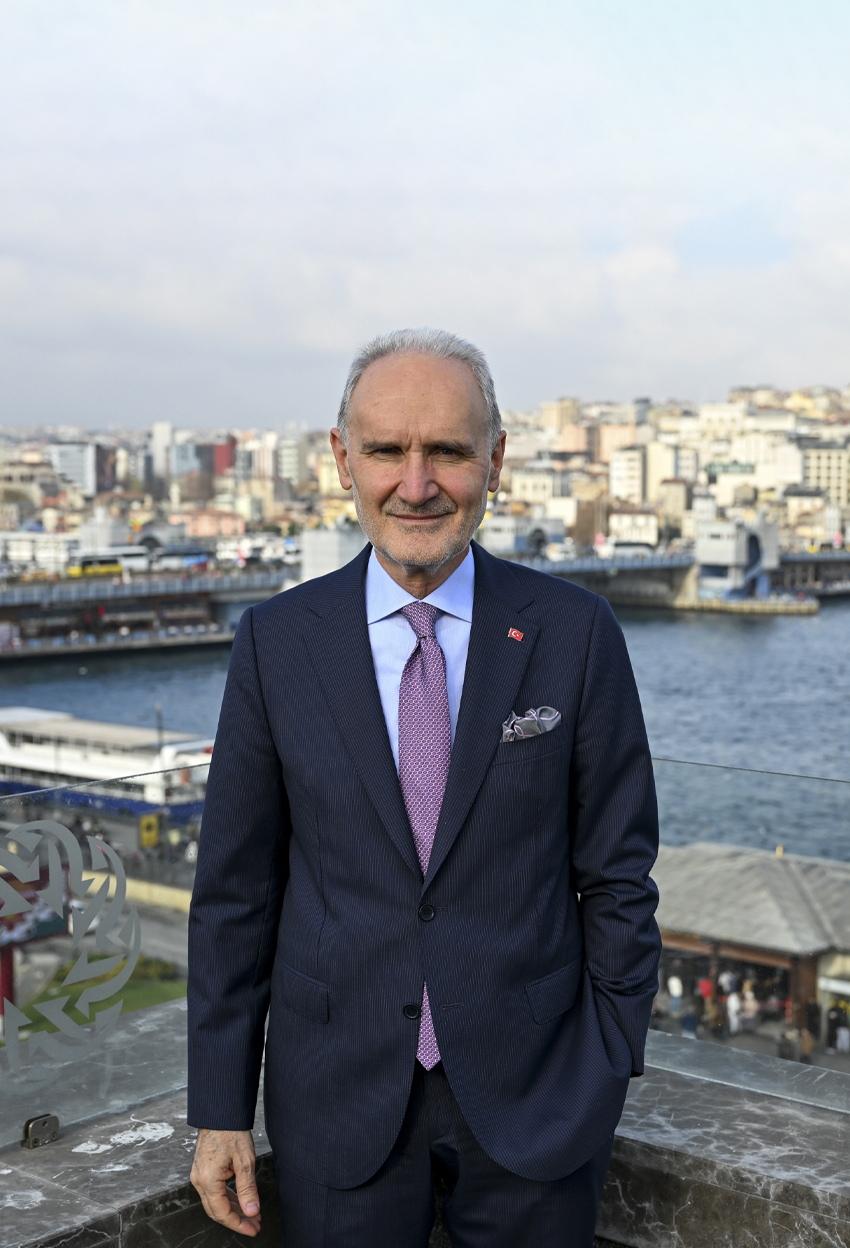 Memleketimizin Kalkınmasına Katkı Sağlamak İçin Var Gücümüzle Çalışıyoruz